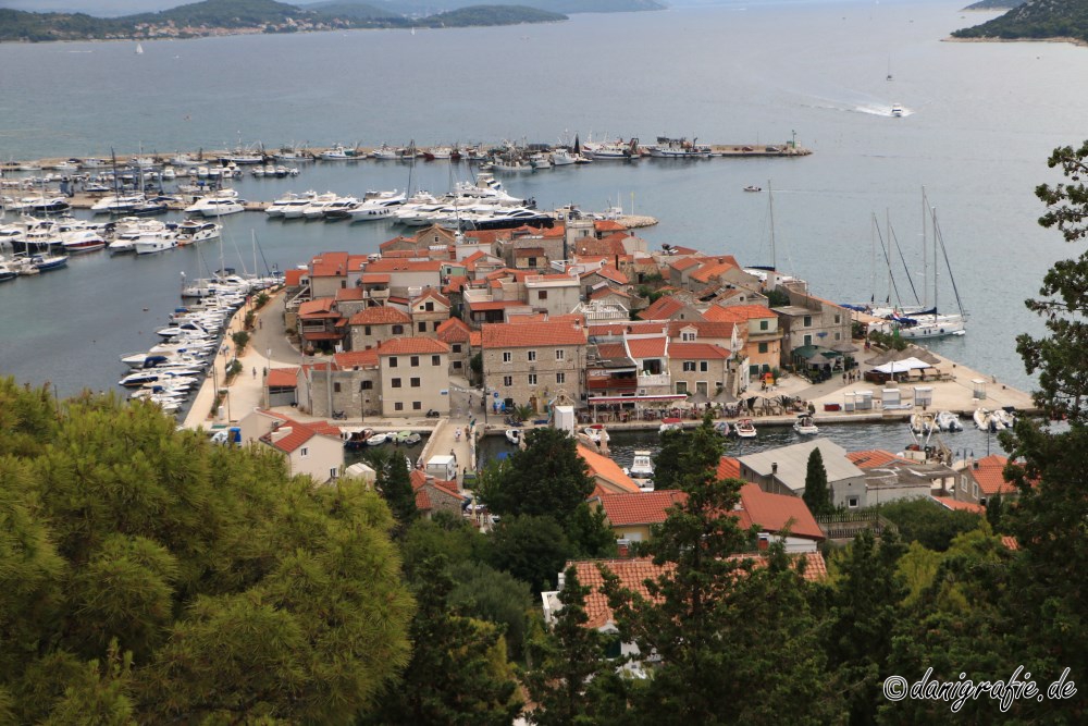 Schlüsselwörter: Kroatien;Tribunj;Meer;Hafen;Insel
