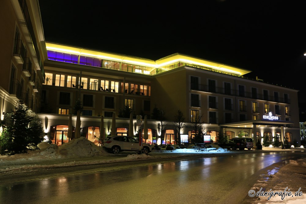 Frontasicht "Hotel Edelweiss"
Schlüsselwörter: Berchtesgaden;Nachtaufnahme;Edelweiss;Hotel Edelweiss
