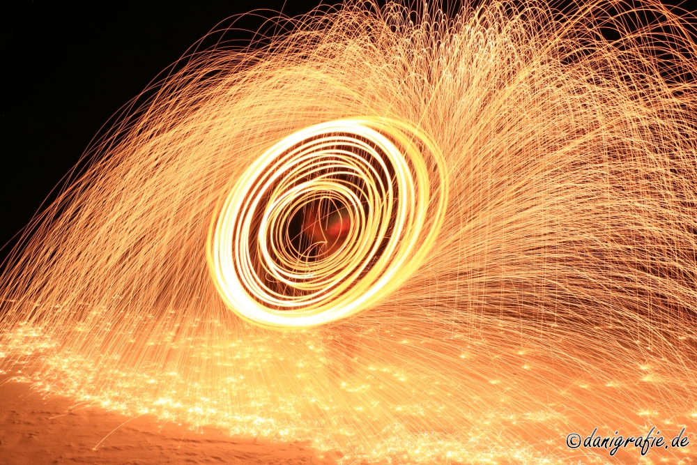 Schlüsselwörter: Lightpainting;Stahlwolle;steel wool;Langzeitbelichtung;long exposure