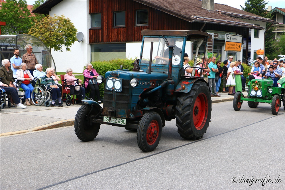 Pfingstroas Inzell, 19.05.2024
Schlüsselwörter: Pfingstroas;Inzell;Oldtimertraktor;