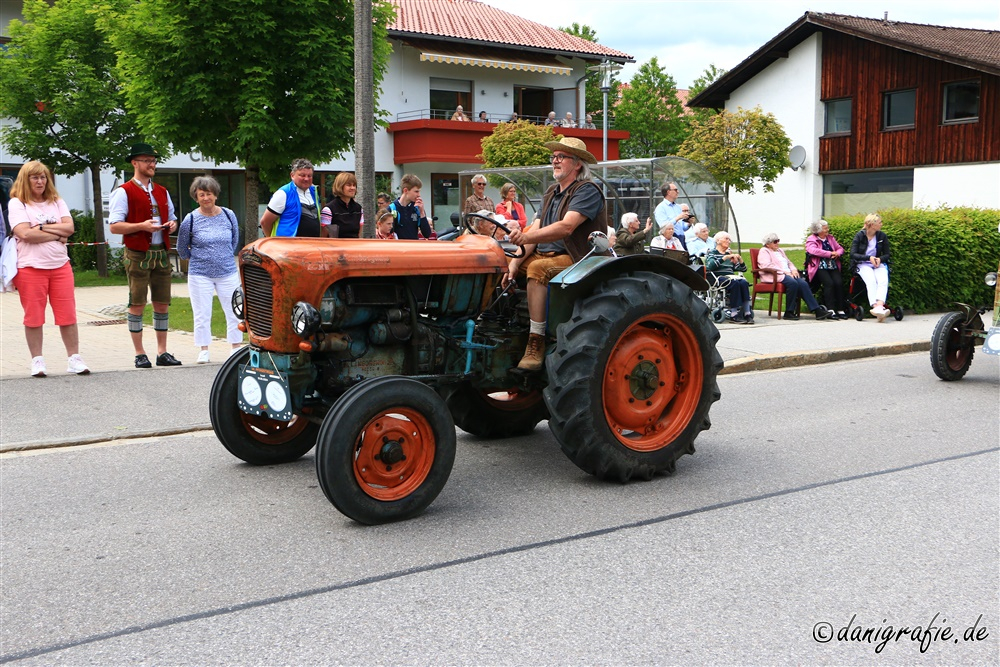 Pfingstroas Inzell, 19.05.2024
Schlüsselwörter: Pfingstroas;Inzell;Oldtimertraktor;
