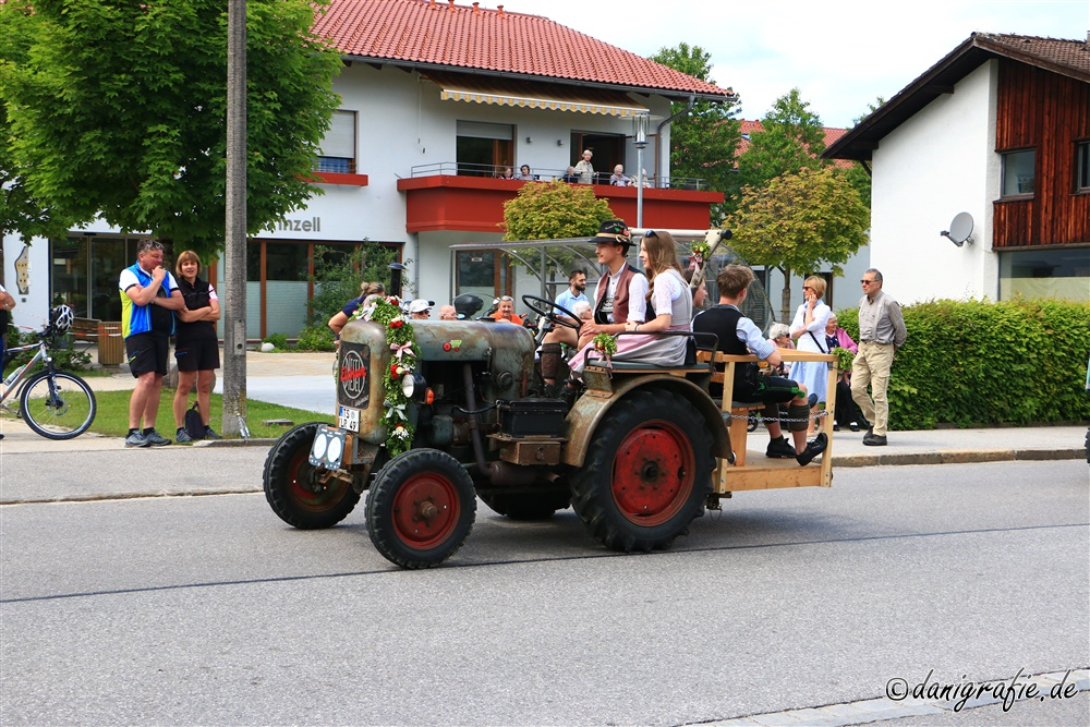 Pfingstroas Inzell, 19.05.2024
Schlüsselwörter: Pfingstroas;Inzell;Oldtimertraktor;