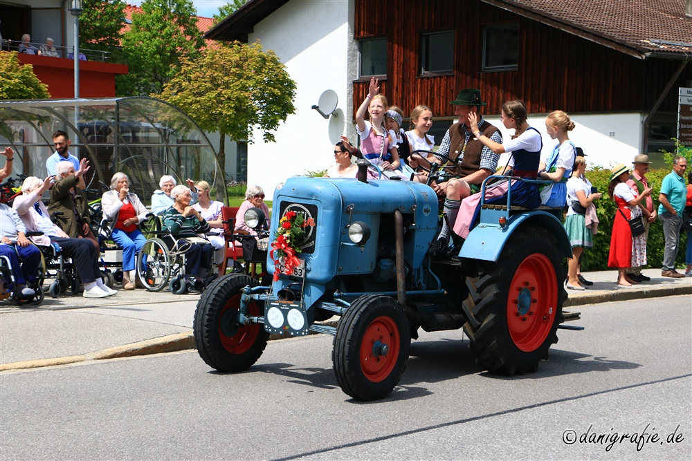 Pfingstroas Inzell, 19.05.2024
Schlüsselwörter: Pfingstroas;Inzell;Oldtimertraktor;