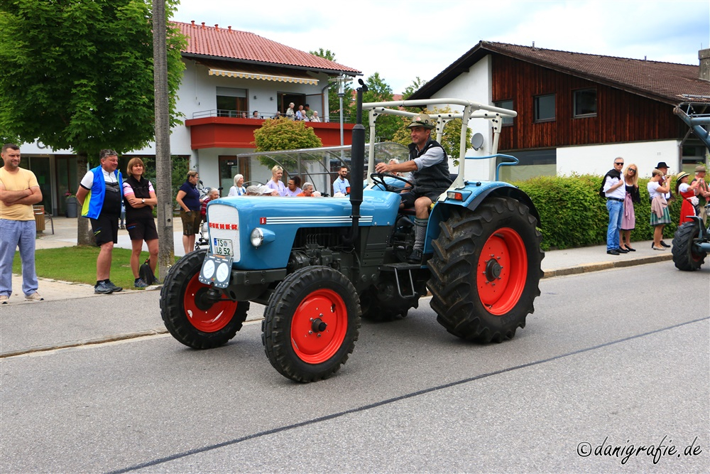 Pfingstroas Inzell, 19.05.2024
Schlüsselwörter: Pfingstroas;Inzell;Oldtimertraktor;