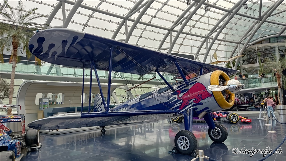 Schlüsselwörter: Hangar 7