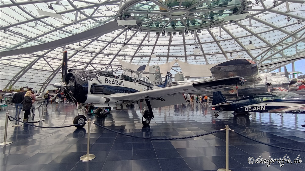 Schlüsselwörter: Hangar 7